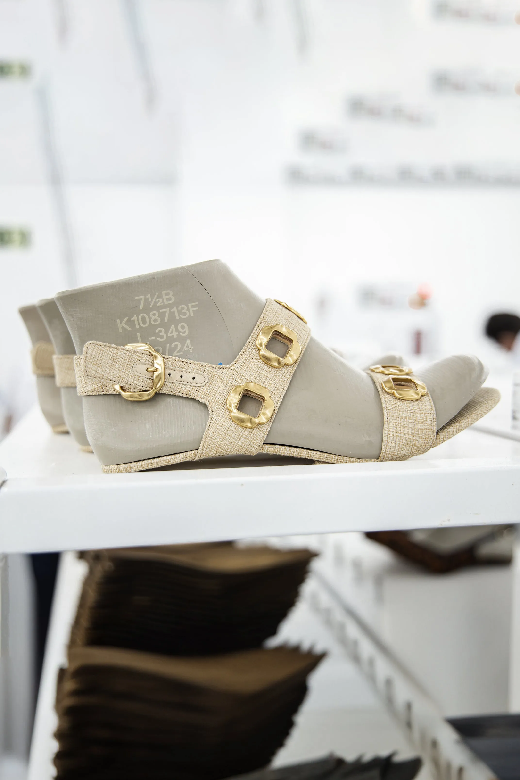 LARROUDE | Milan Flat Sandal In Beige Raffia